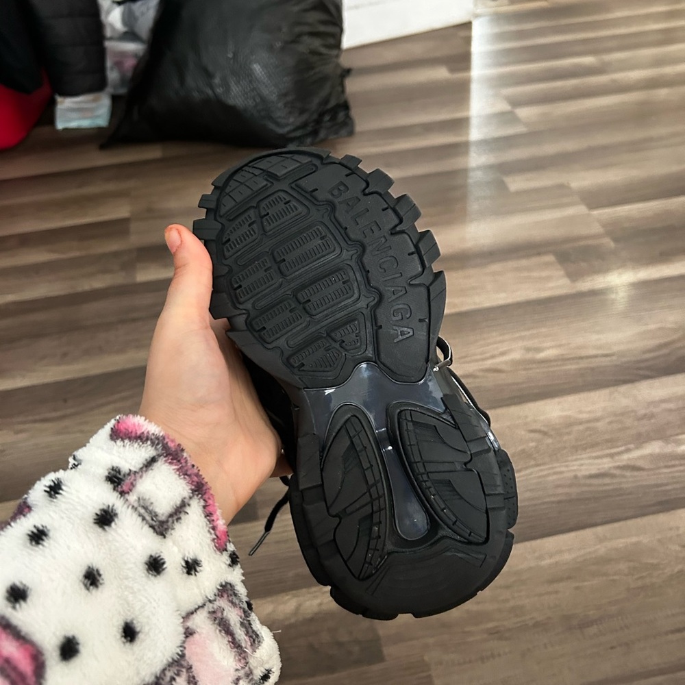 Balenciaga Women's Black Sneakers - Picture 4 of 5